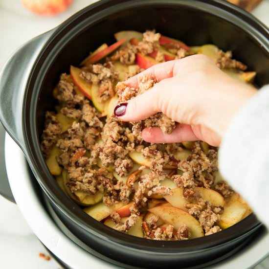 Skinny Slow Cooker Apple Crisp
