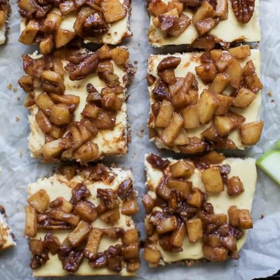 Apple Crisp Cheesecake Bars