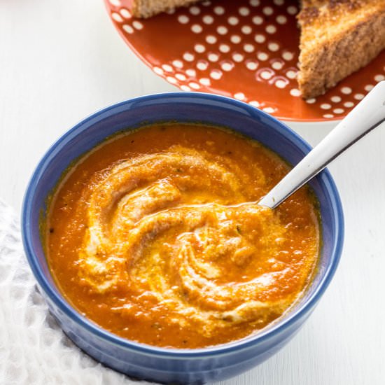 Vegan Creamy Roasted Tomato Soup