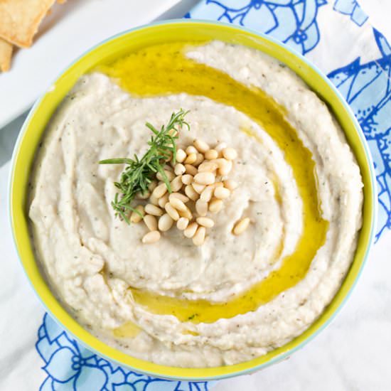 Roasted Garlic White Bean Dip