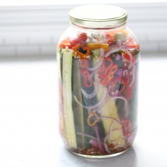 Homemade Spicy Garlic Dill Pickles
