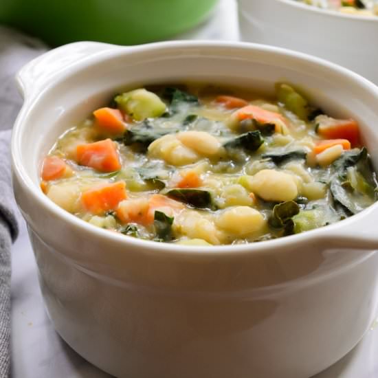 White Bean and Kale Vegan Pot Pie