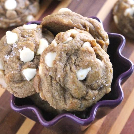 Pumpkin White Choc Macadamia Cookie