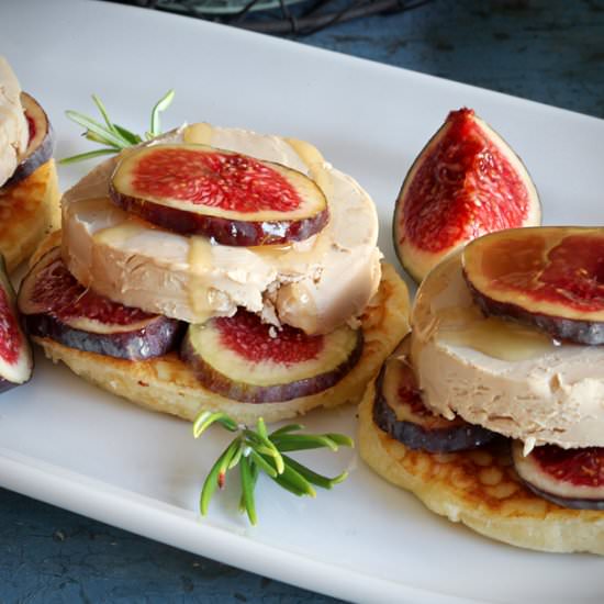 BLINIS WITH FIGS AND FOIE