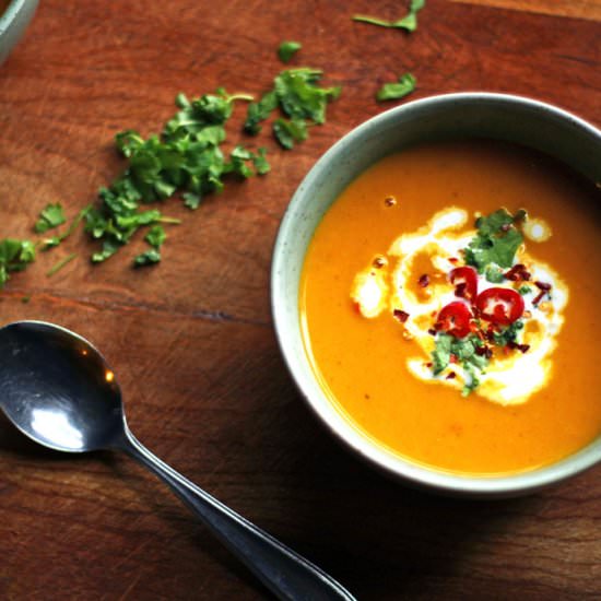 Coconut Carrot Curry Soup