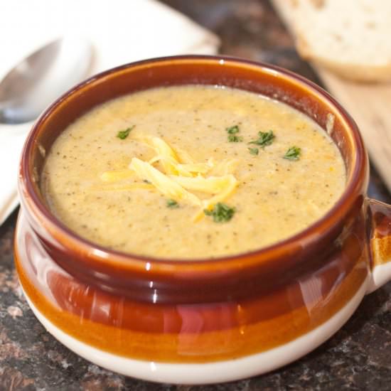 Crock Pot Broccoli Cheddar Soup