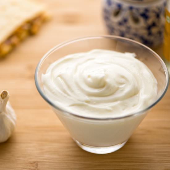 Homemade Garlic Mayonnaise (Aioli)