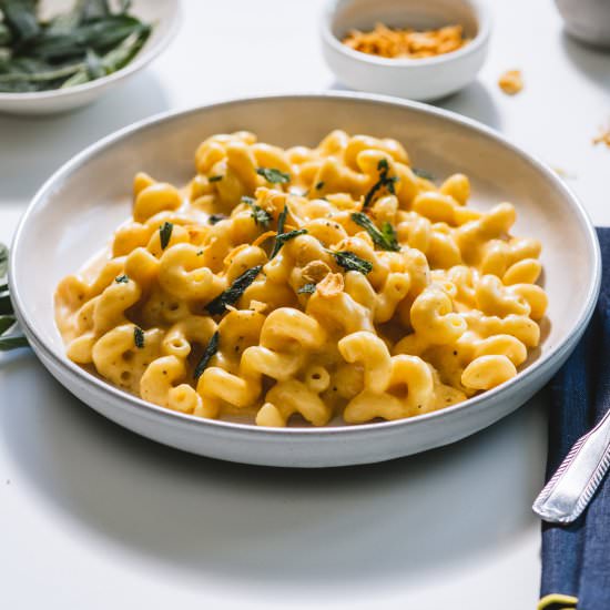 One Pot Pumpkin Mac and Cheese