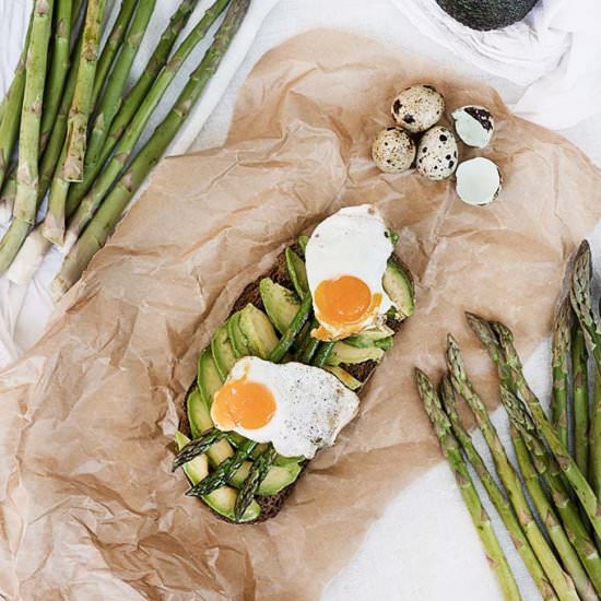 Green Toast with Quail Eggs