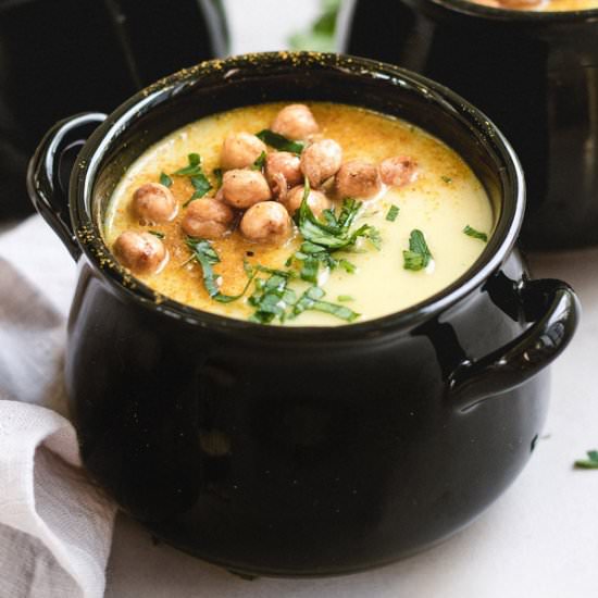 curried coconut cauliflower soup