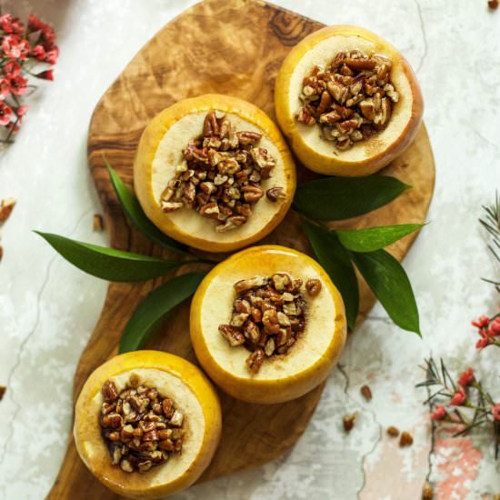 Maple Pecan Baked Apples