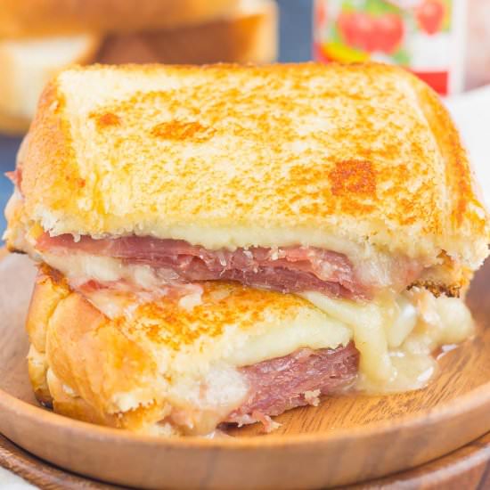 Prosciutto and Brie Grilled Cheese