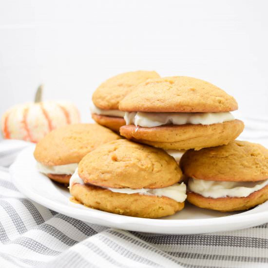 Pumpkin Spice Whoopie Pies