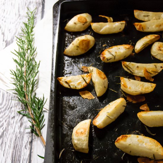 Roasted Rosemary Potato Wedges