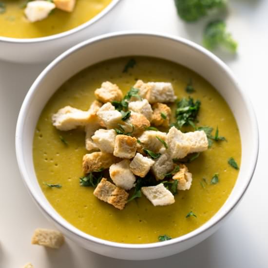 Vegan Broccoli Cheese Soup