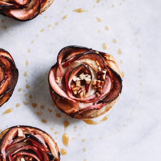 Rose Apple Brie Bites