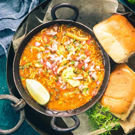 Mix Beans Misal Pav
