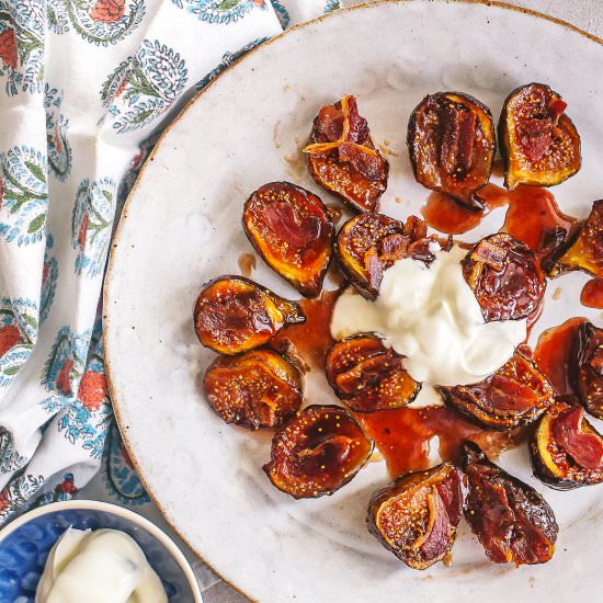 caramelized figs with yogurt