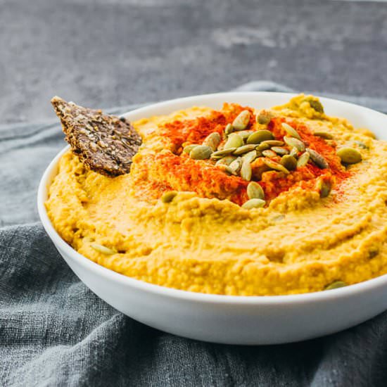 Spiced pumpkin hummus dip