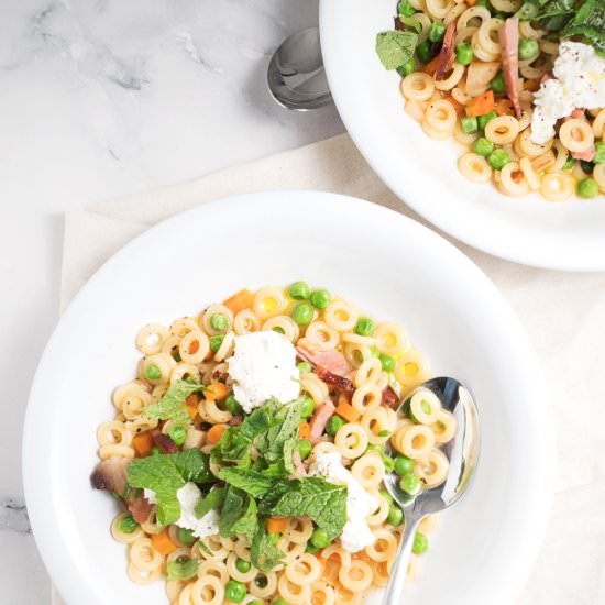 Delicious pasta with peas & speck
