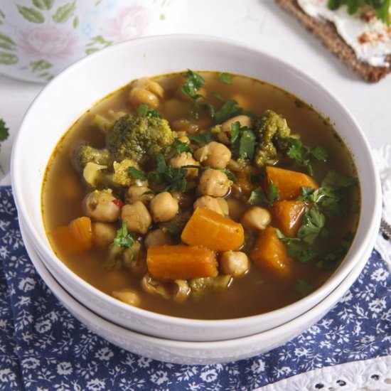 Broccoli Chickpea Soup, Vegan