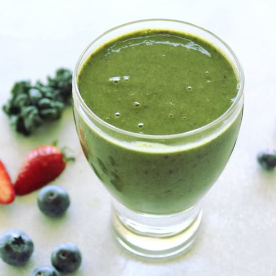 Berry Good Kale Green Smoothie