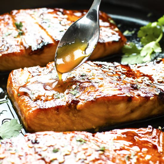 Honey Sriracha Glazed Salmon