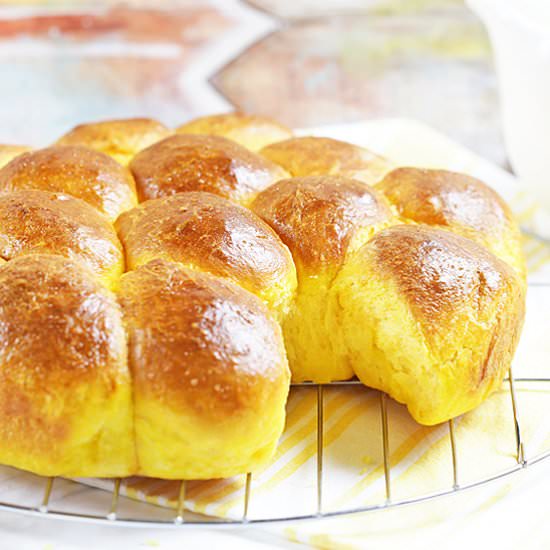 Sweet Potato Dinner Rolls