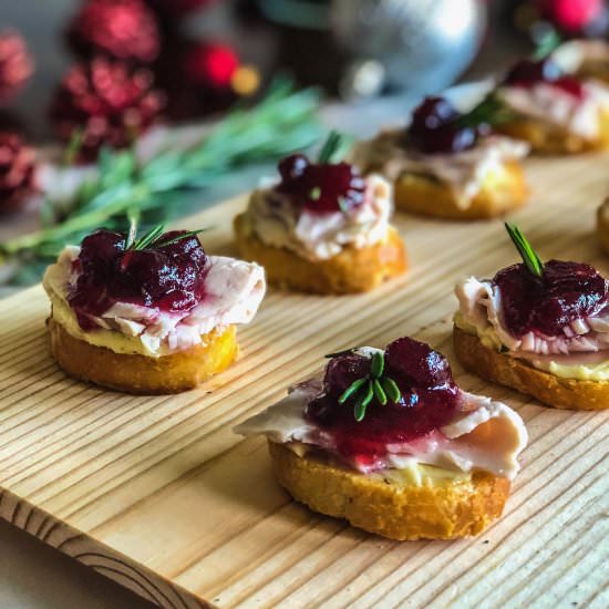 Turkey Cranberry Crostini
