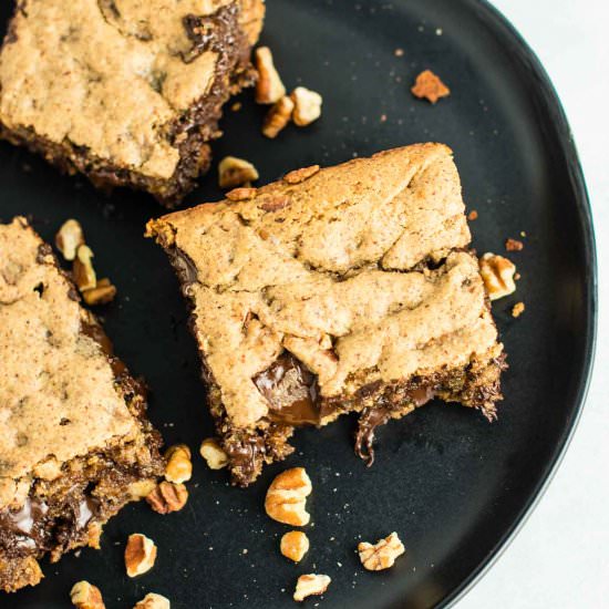 Dark Chocolate Pecan Cookie Bars