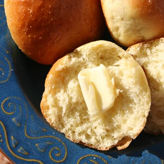 Fluffy skyr rolls