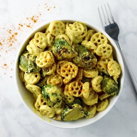 Creamy Vegan Turmeric Mac & Cheese