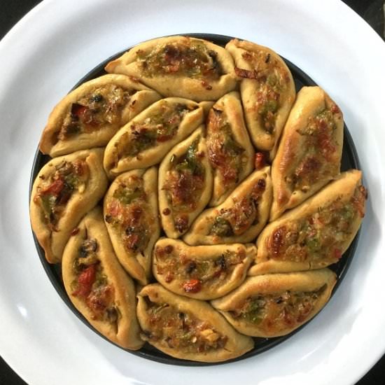 Easy Pull-Apart Mini Pizza Boats