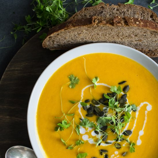 FILLING CARROT AND GINGER SOUP