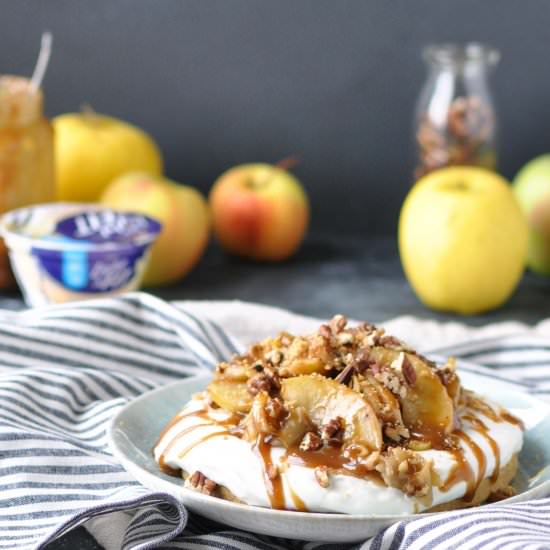 Easy Apple Tart with Yogurt Filling