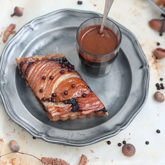 Pears and Hazelnuts Brownie Tart