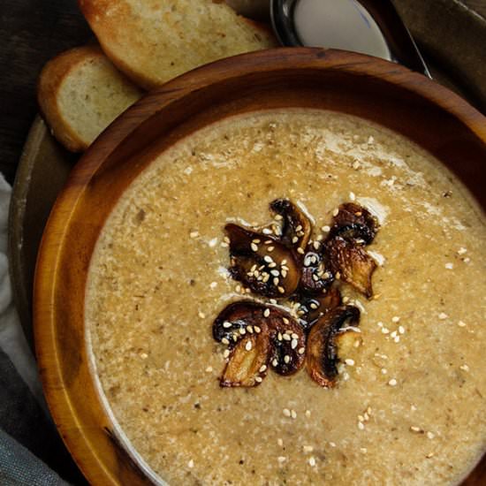 Creamy Roasted Mushroom Garlic Soup
