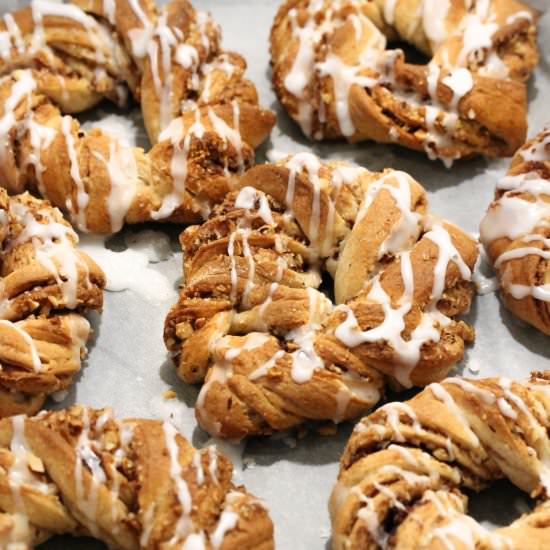 Vegan Cinnamon Buns
