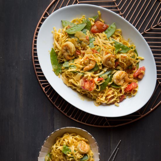 Saucy Shrimp Curry Chow Mein