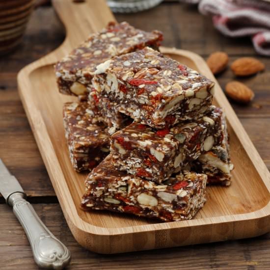 Energy Bars with Dates and Nuts