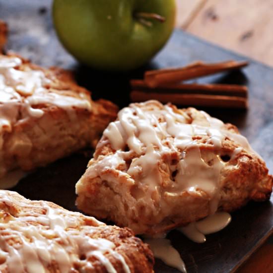 Apple Cinnamon Ricotta Scones