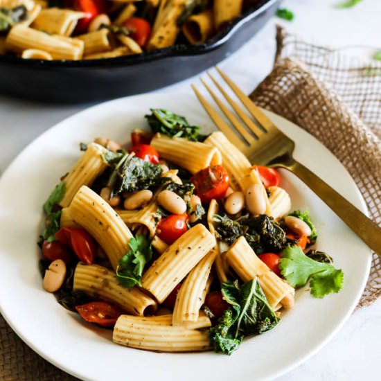 One Pan Tomato & Kale Pasta (V+GF)