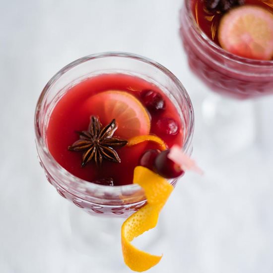 Virgin mulled cranberry punch