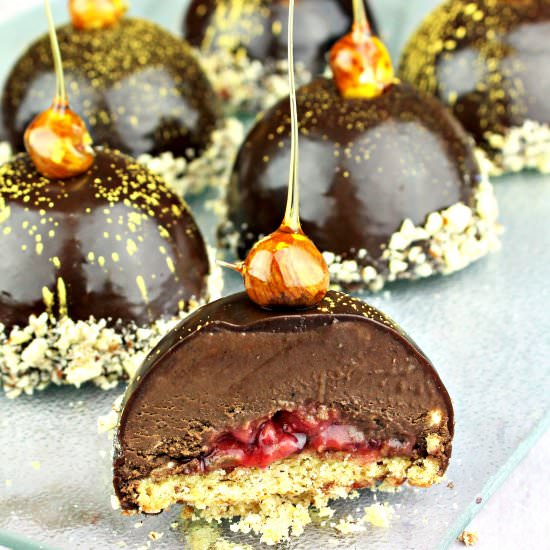 Raspberry Linzer Mousse Cakes