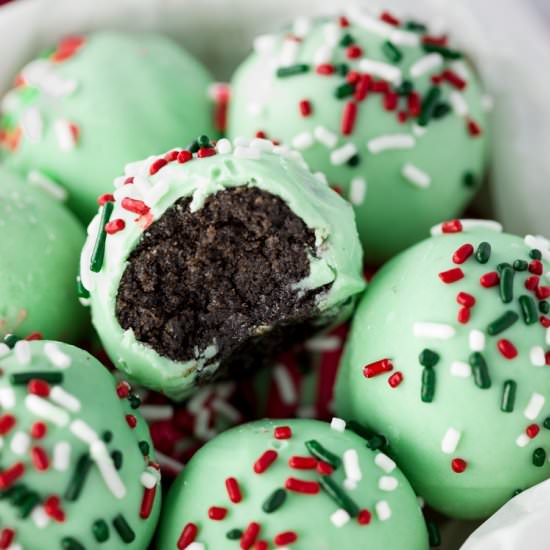 No Bake Holiday Oreo Truffles