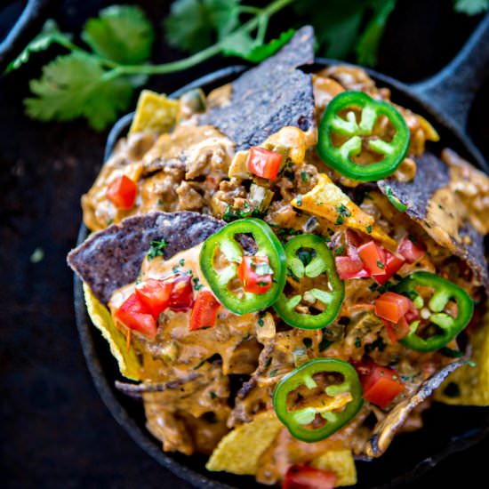 Slow Cooker Queso con Carne