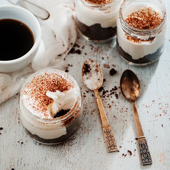 10-Minute Chocolate Tiramisu in Jar