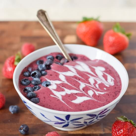 Berry Healthy Smoothie Bowl