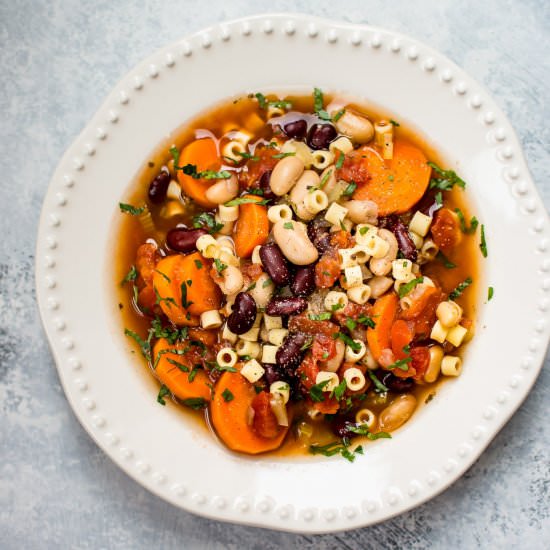 Vegetarian Pasta e Fagioli Soup