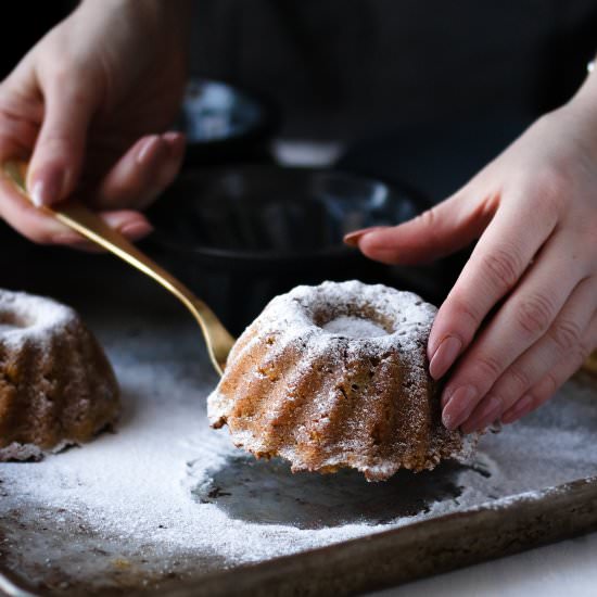 Mini Vegan Pumpkin Bundt  Cakes